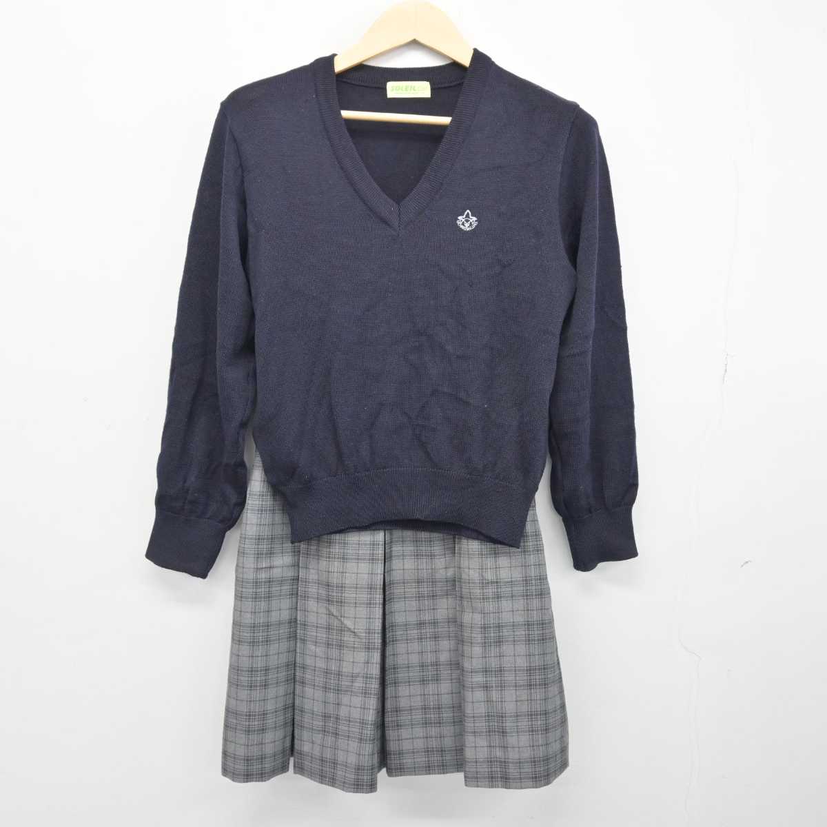 【中古】東京都 打越中学校 女子制服 3点 (ニット・スカート) sf047913