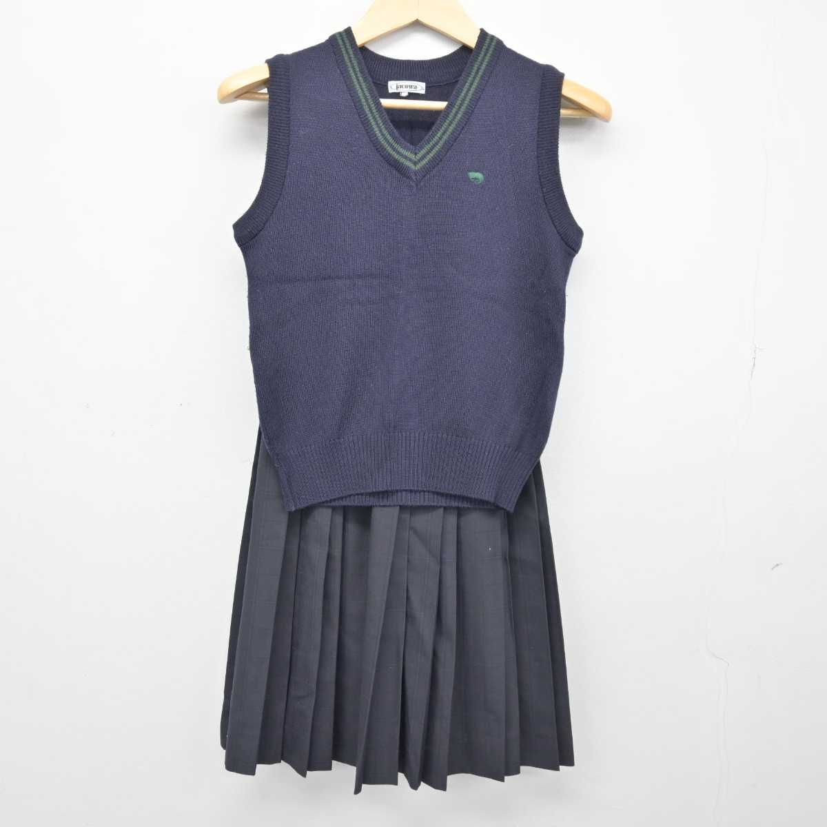 【中古】神奈川県 大津中学校 女子制服 2点 (ニットベスト・スカート) sf047987