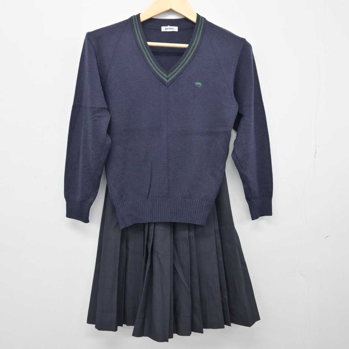 【中古】神奈川県 大津中学校 女子制服 3点 (ブレザー・ニット・スカート) sf047988