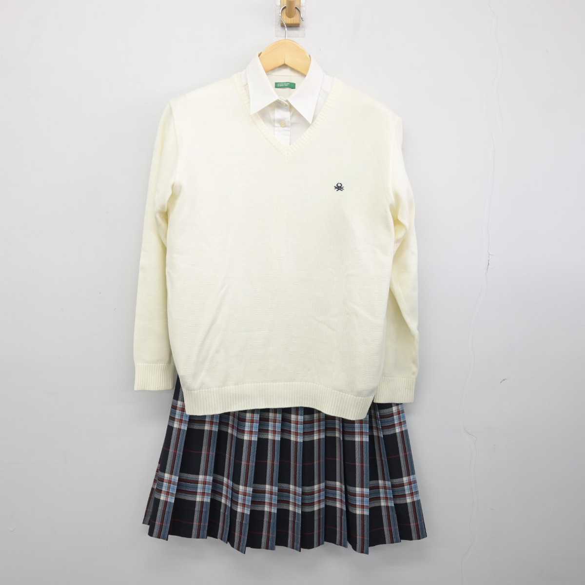 【中古】大阪府 四條畷学園中学校 女子制服 3点 (ニット・シャツ・スカート) sf048004