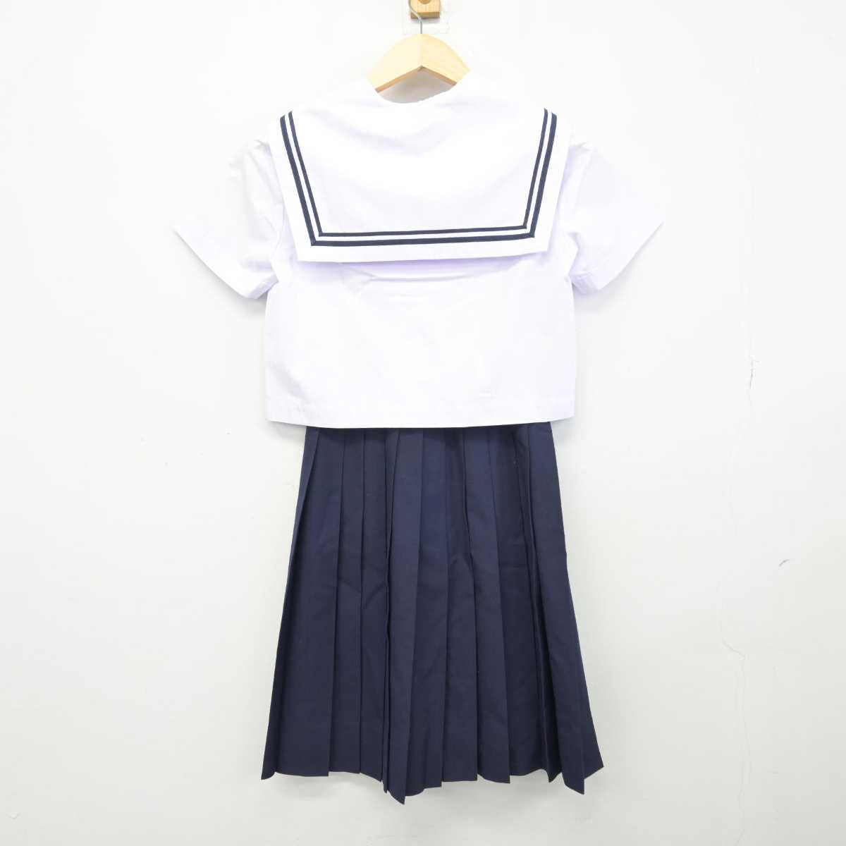 【中古】長崎県 大村市立郡中学校 女子制服 2点 (セーラー服・スカート) sf048049