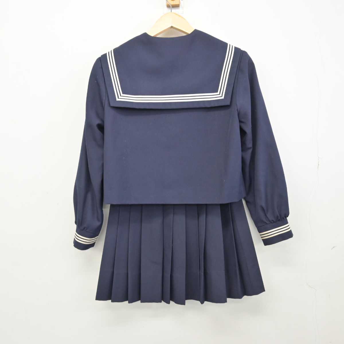 【中古】大阪府 茨木市立西中学校 女子制服 2点 (セーラー服・スカート) sf048067