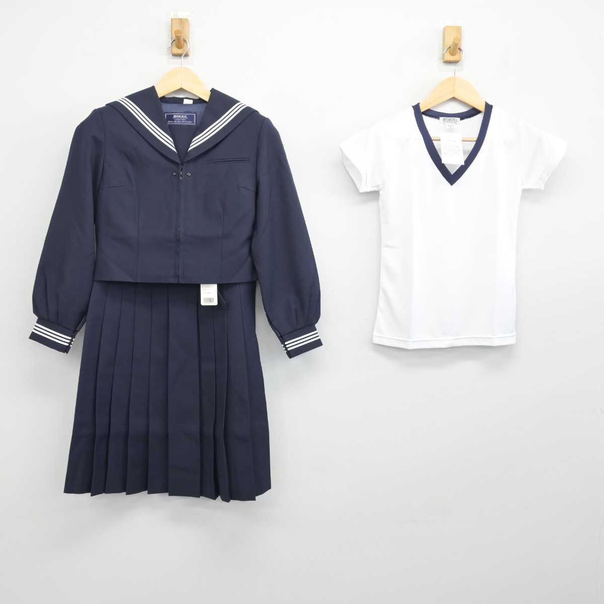 【中古】埼玉県 菖蒲中学校 女子制服 3点 (セーラー服・ジャンパースカート・その他アイテム) sf048078