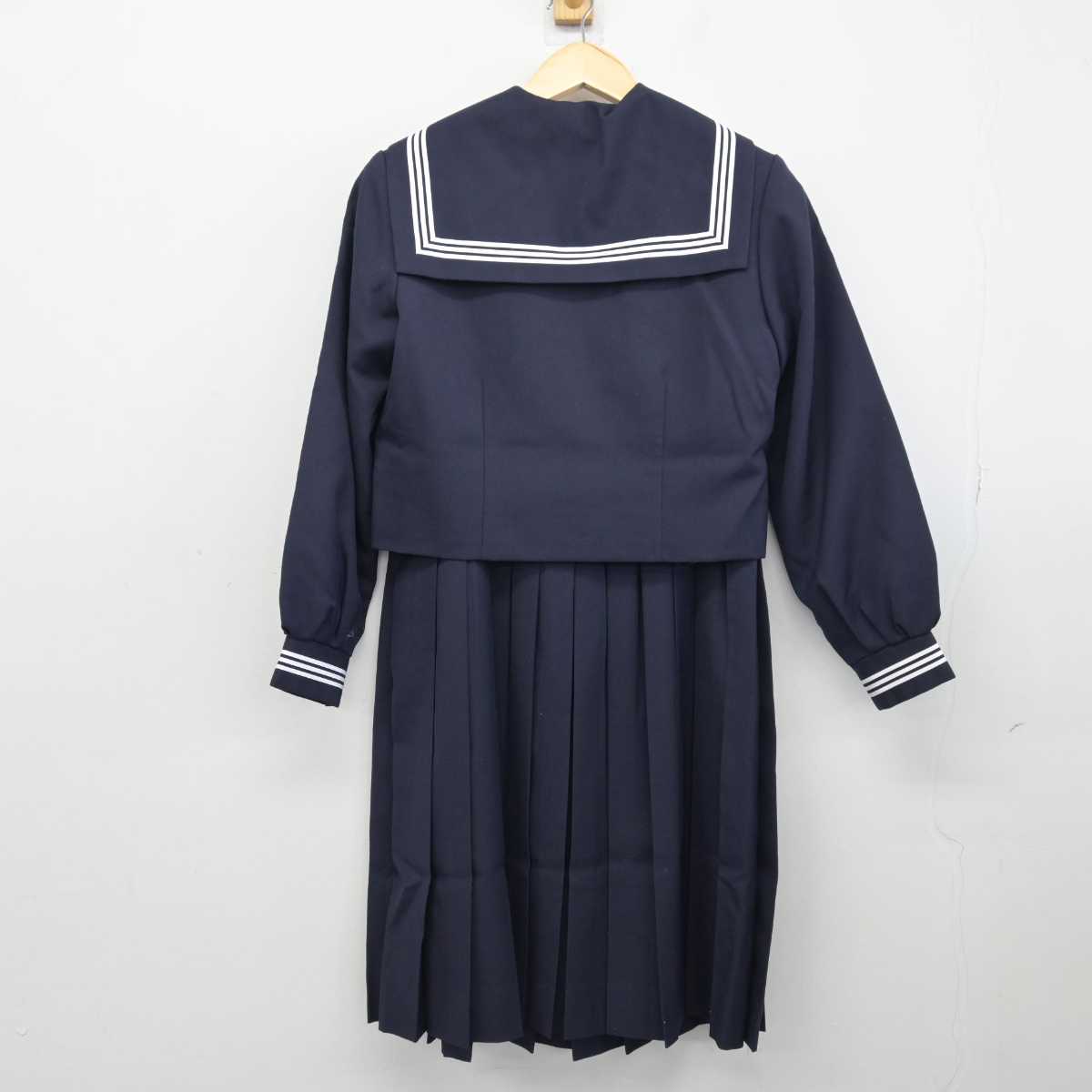 【中古】埼玉県 菖蒲中学校 女子制服 3点 (セーラー服・ジャンパースカート・その他アイテム) sf048080