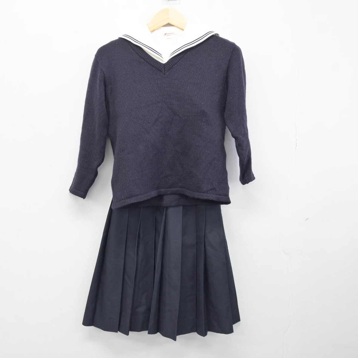 【中古】佐賀県 唐津東高等学校・唐津東中学校 女子制服 3点 (セーラー服・ニット・スカート) sf048114