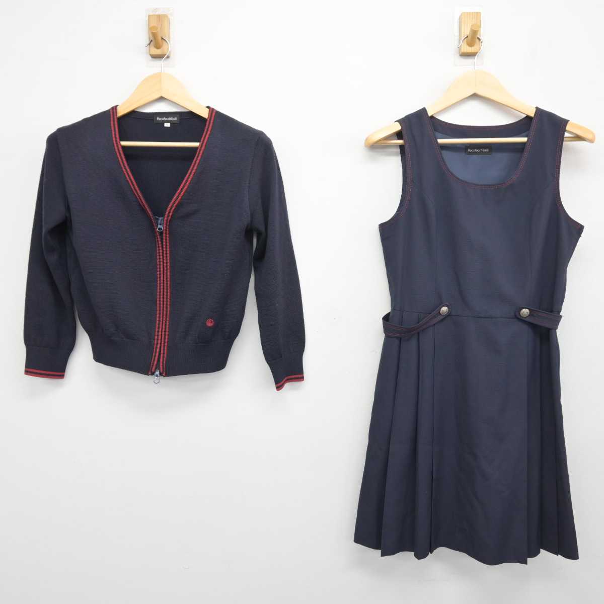 【中古】広島県 広島女学院中学高等学校 女子制服 2点 (ニット・ジャンパースカート) sf048247