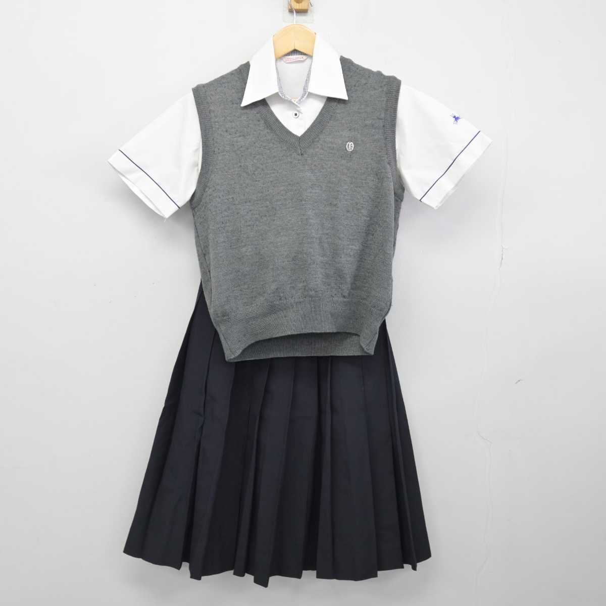 【中古】福岡県 小郡高等学校 女子制服 3点 (ニットベスト・シャツ・スカート) sf048323