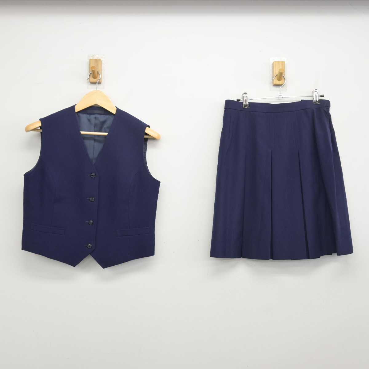 中古】千葉県 白井高等学校 女子制服 2点 (ベスト・スカート) sf048337 | 中古制服通販パレイド