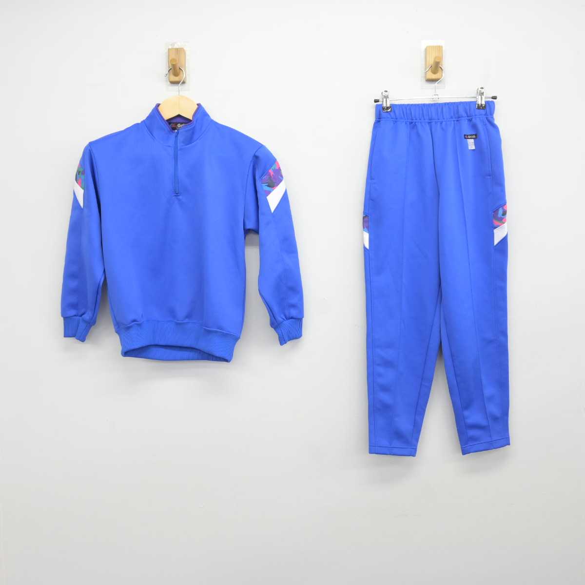 【中古】茨城県 養蚕小学校 女子制服 2点 (ジャージ 上・ジャージ 下) sf048383