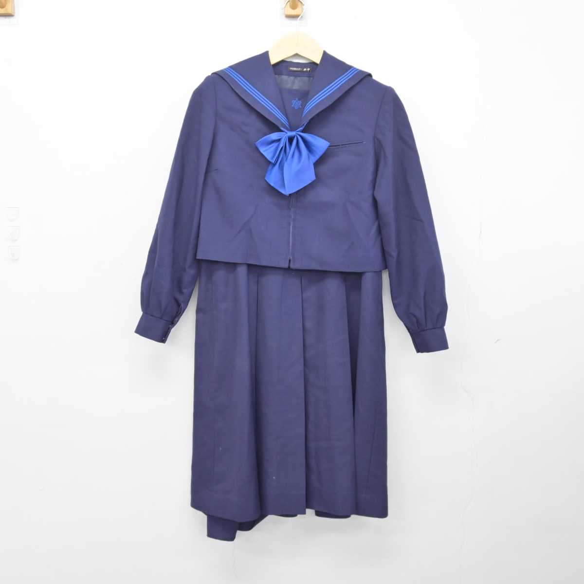 【中古】福岡県 香住丘高等学校 女子制服 3点 (セーラー服・ジャンパースカート) sf048539