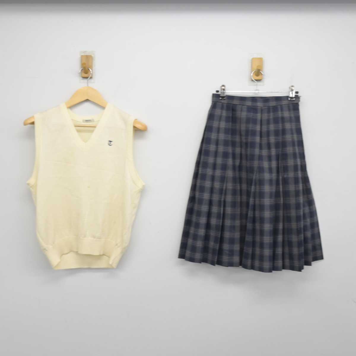 【中古】宮城県 多賀城中学校 女子制服 2点 (ニットベスト・スカート) sf048555