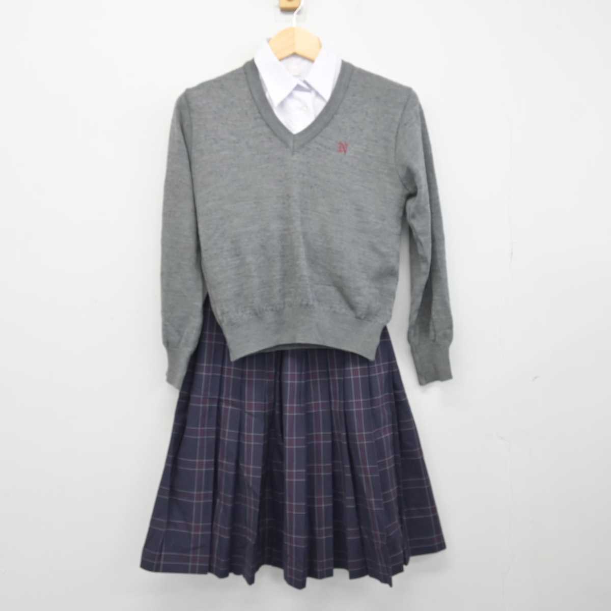 【中古】東京都 第二大島中学校 女子制服 3点 (ニット・シャツ・スカート) sf048664