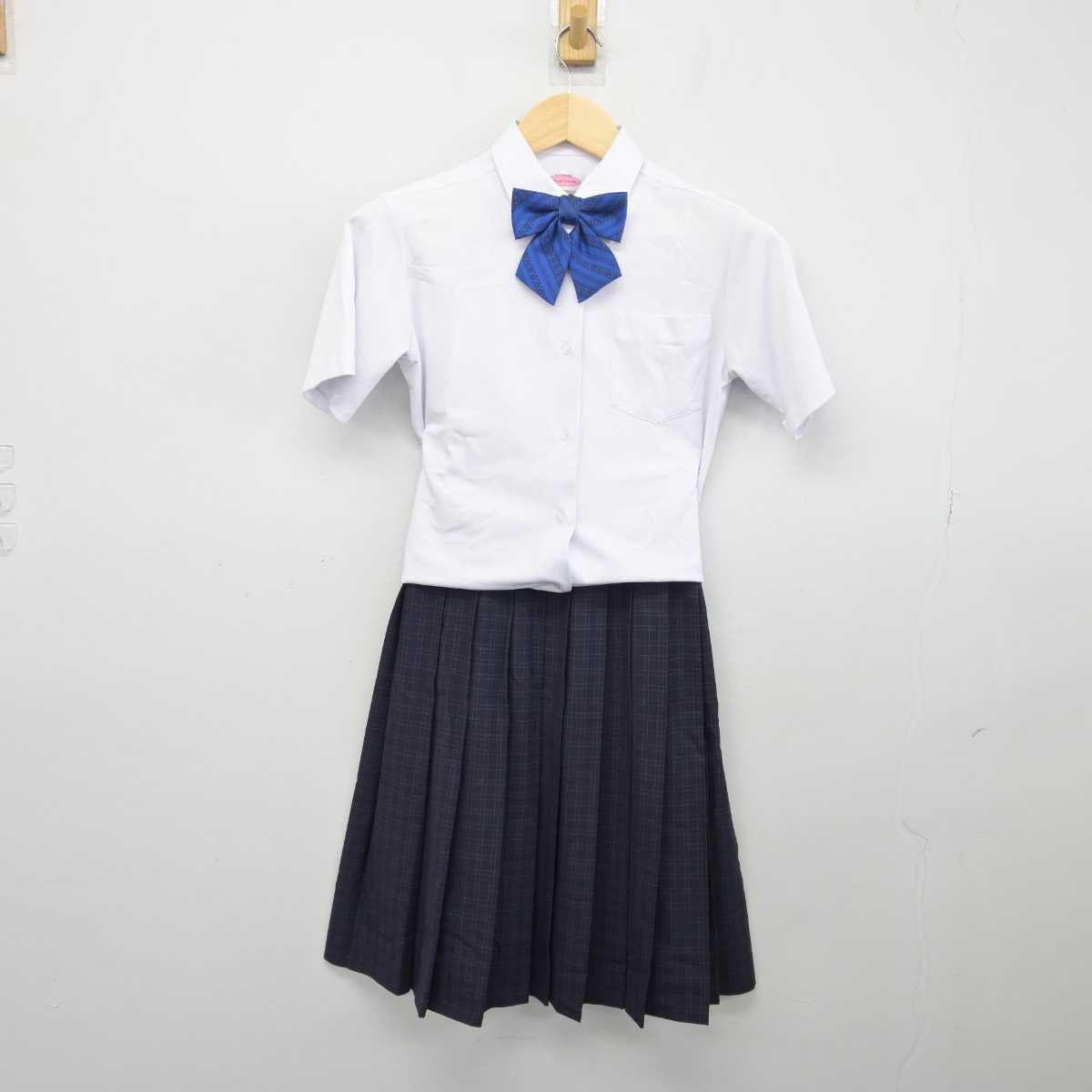 【中古】福岡県 福岡市内中学新標準服 女子制服 4点 (シャツ・シャツ・スカート) sf048695