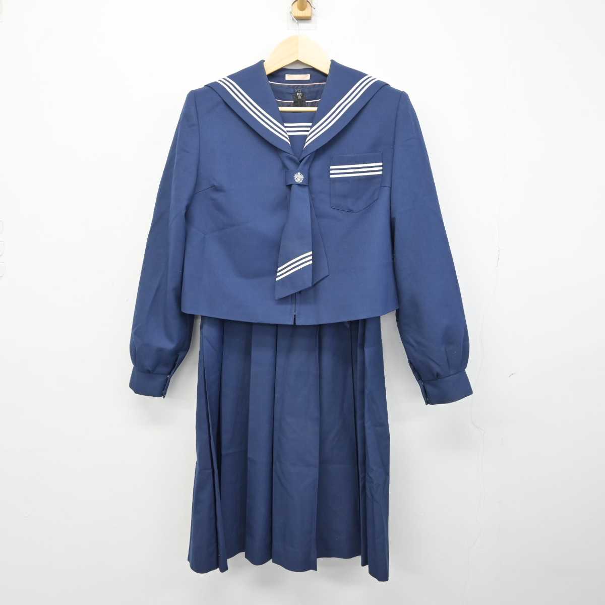 【中古】福岡県 思永中学校 女子制服 2点 (セーラー服・ジャンパースカート) sf048777