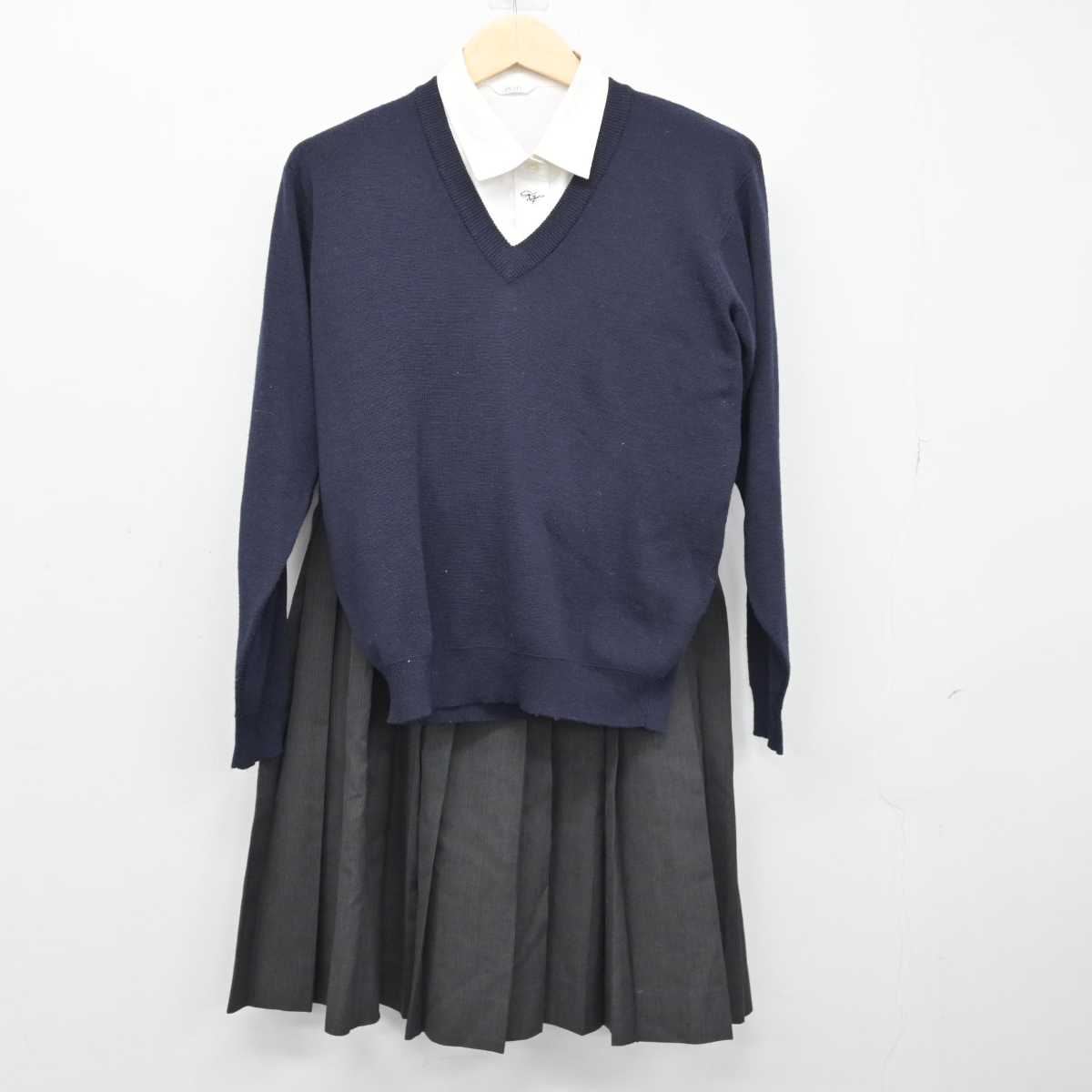 【中古】愛知県 享栄高等学校 女子制服 3点 (ニット・シャツ・スカート) sf048865