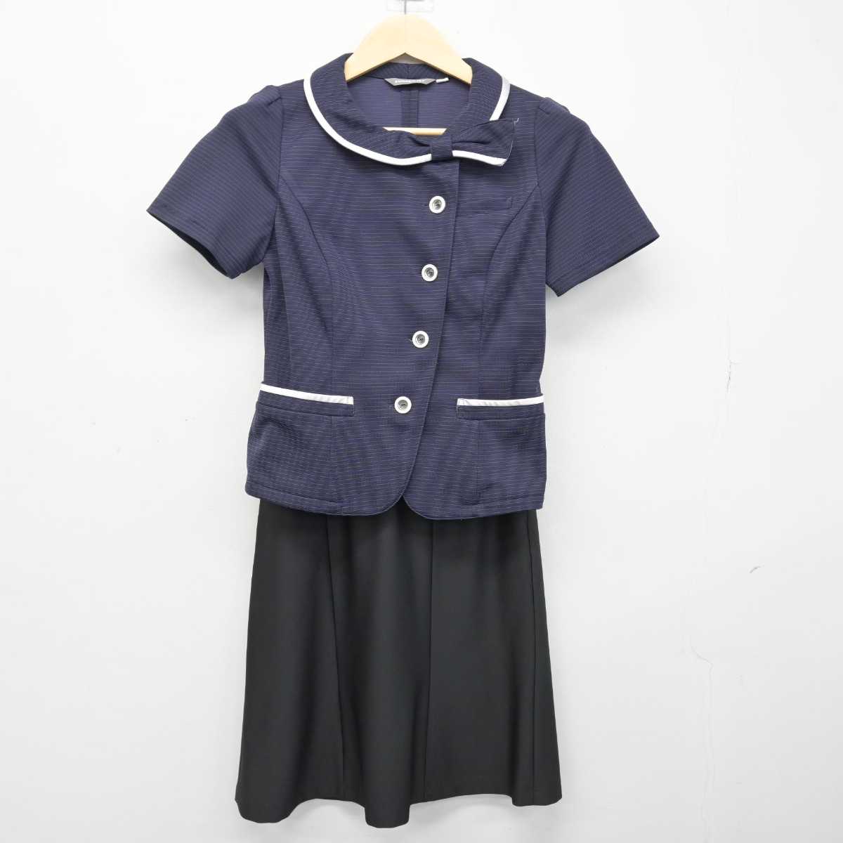 【中古】 事務服 女子制服 2点 (シャツ・スカート) sf048892