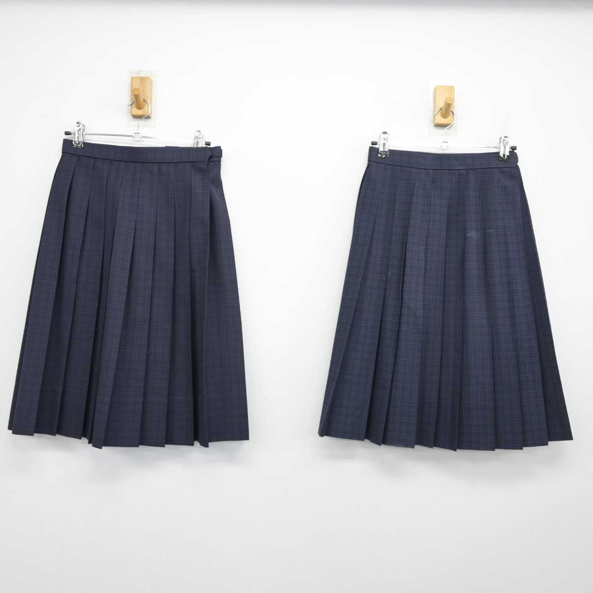 【中古】福岡県 福岡市内中学新標準服 女子制服 4点 (ブレザー・スカート・スカート) sf049039