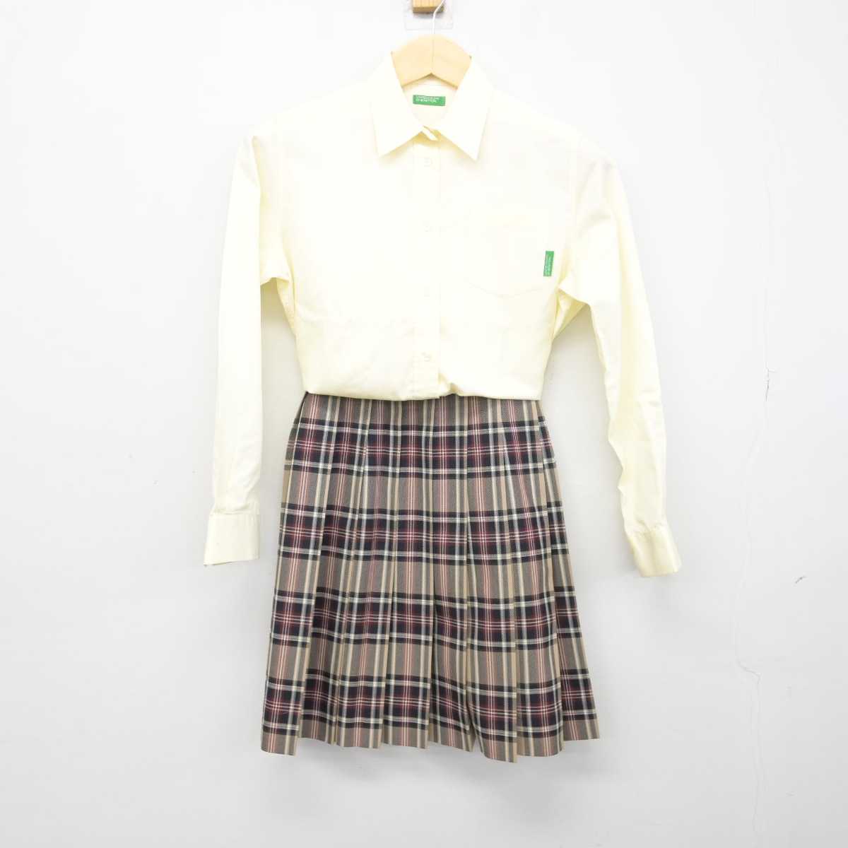 【中古】岡山県 岡山龍谷高等学校 女子制服 2点 (シャツ・スカート) sf049051