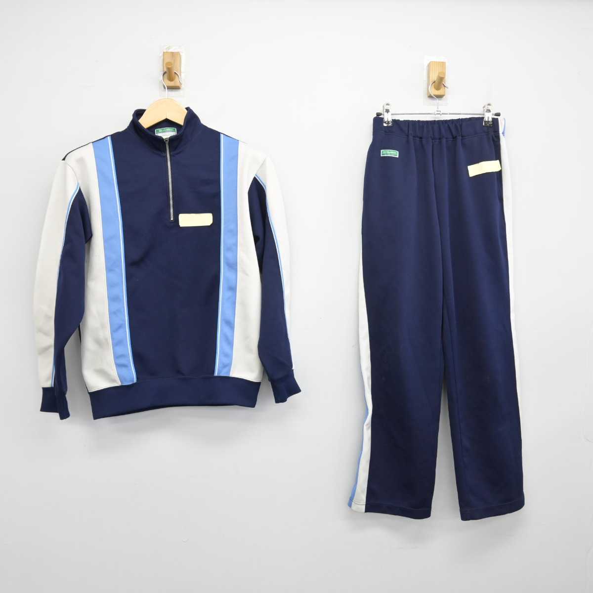 【中古】青森県 大湊高等学校 女子制服 2点 (ジャージ 上・ジャージ 下) sf049141