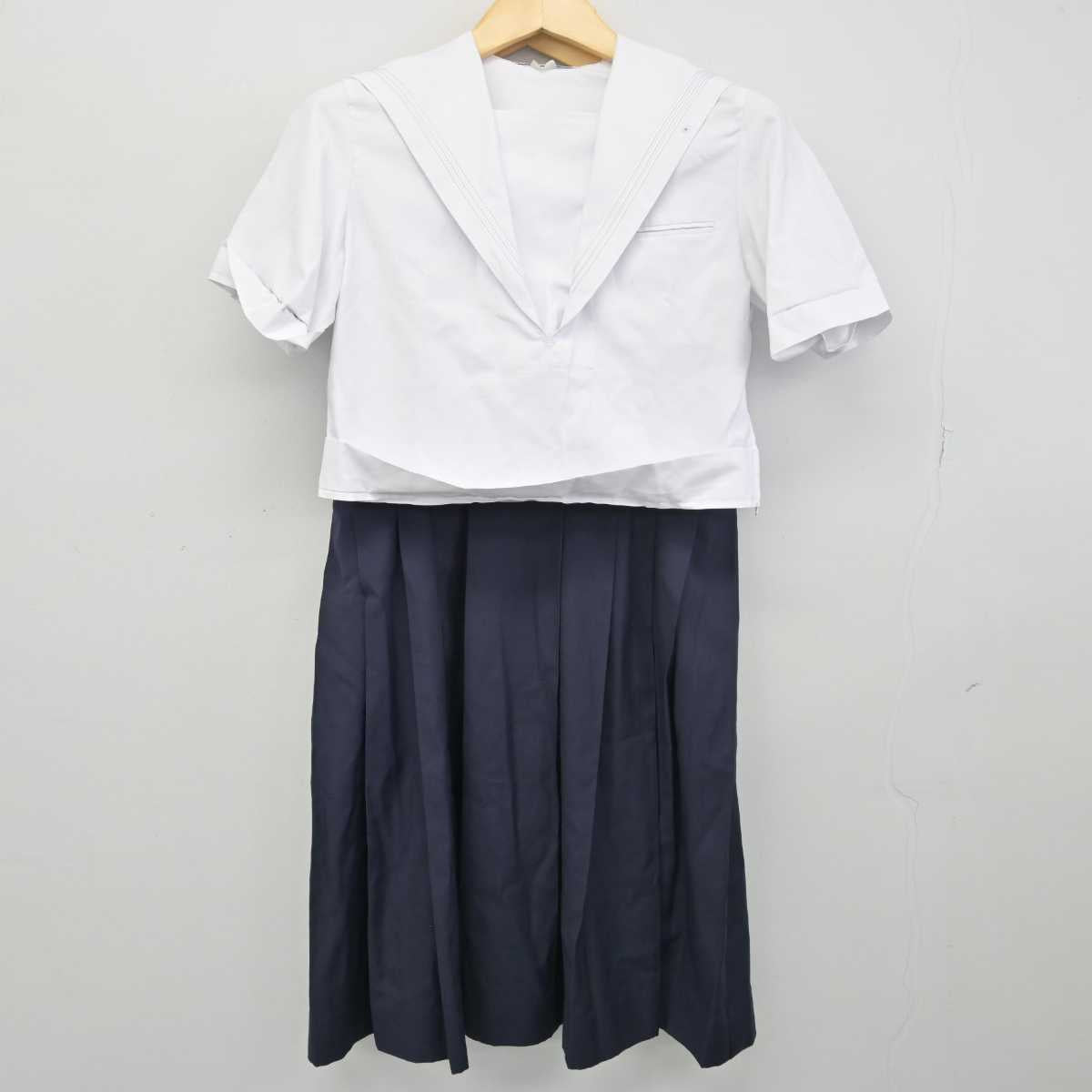 【中古】福岡県 折尾愛真高等学校 女子制服 2点 (セーラー服・スカート) sf049154