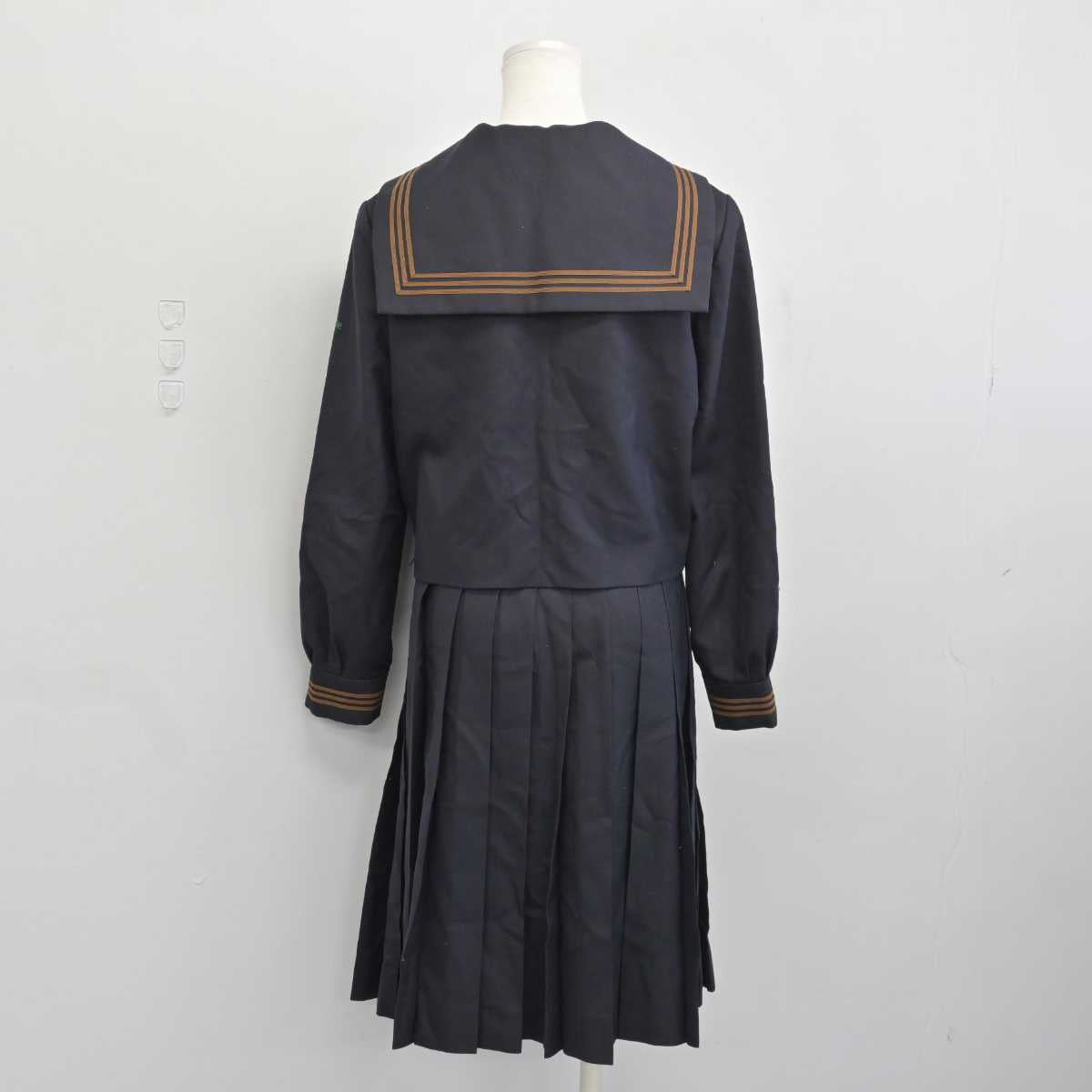 【中古】東京都 関東国際高等学校 女子制服 4点 (セーラー服・ニット・スカート) sf049252