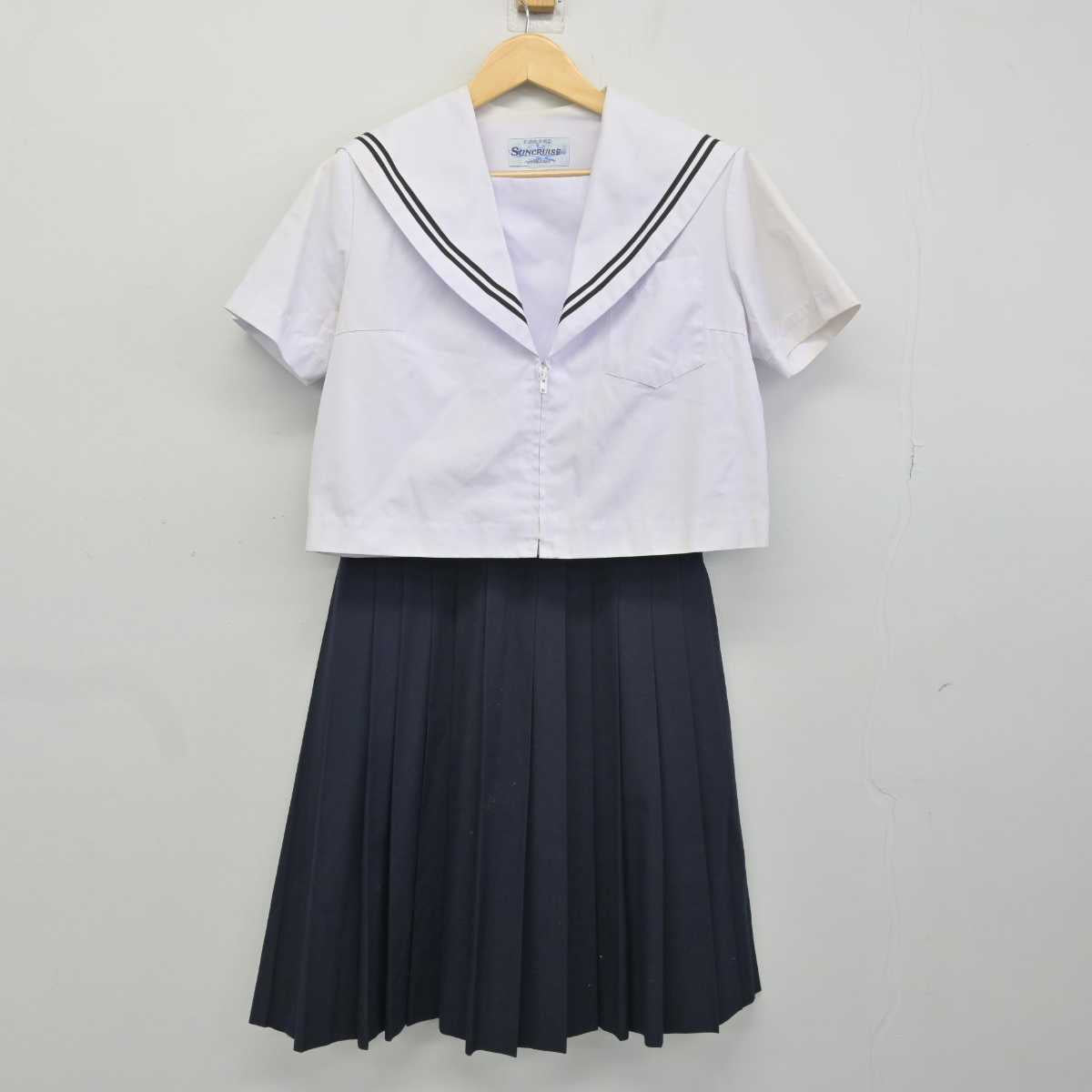 【中古】愛知県 志賀中学校 女子制服 2点 (セーラー服・スカート) sf049259