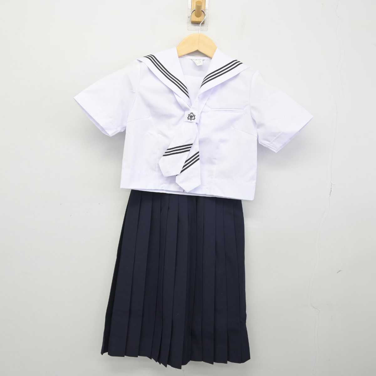 【中古】埼玉県 富士見台中学校 女子制服 6点 (セーラー服・スカート) sf049425