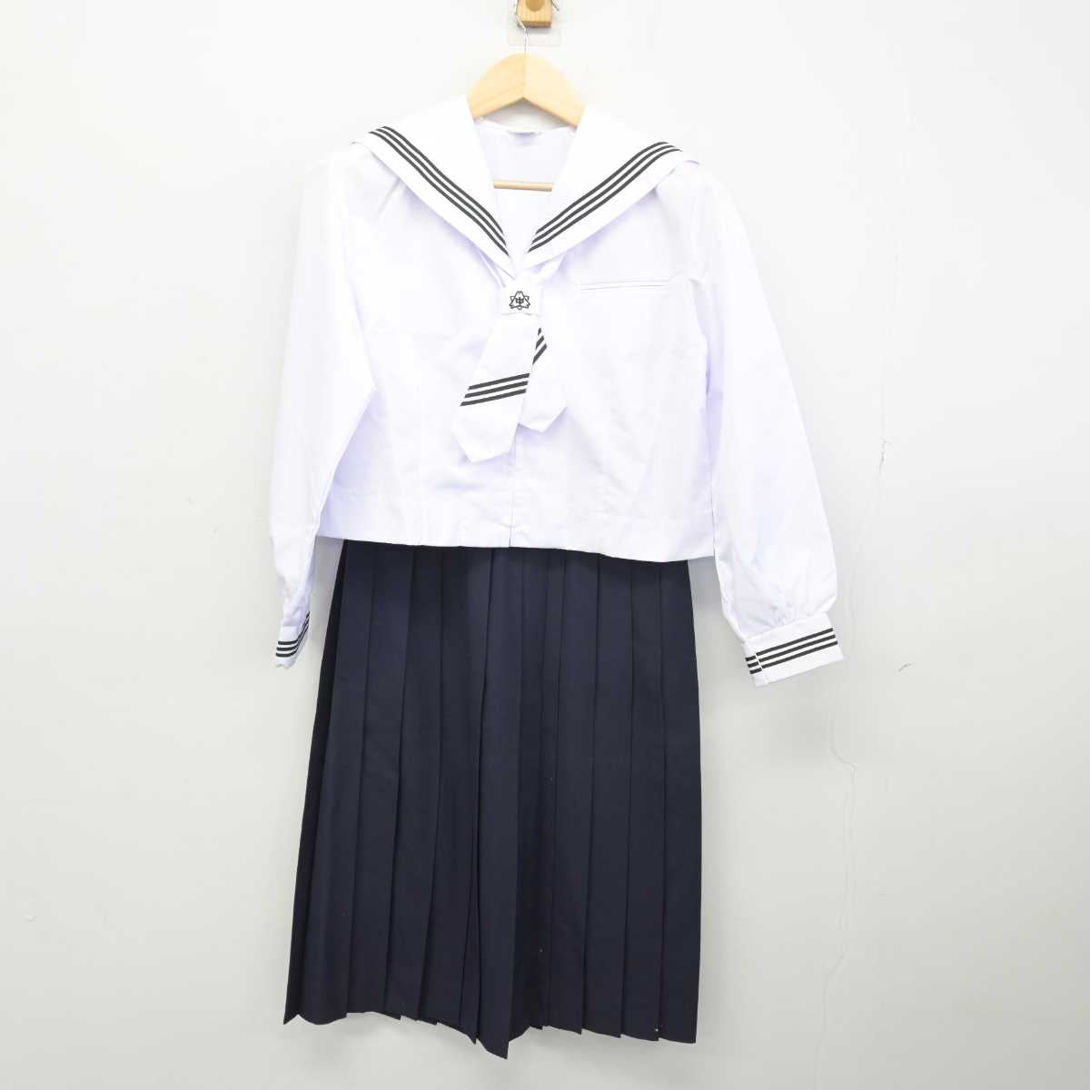 【中古】埼玉県 富士見台中学校 女子制服 4点 (セーラー服・スカート) sf049431