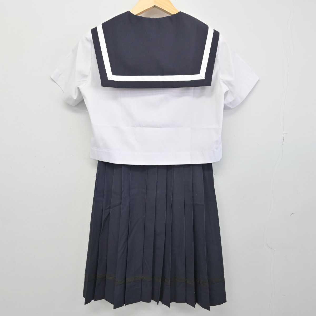 【中古】愛知県 明和高等学校 女子制服 2点 (セーラー服・スカート) sf049453