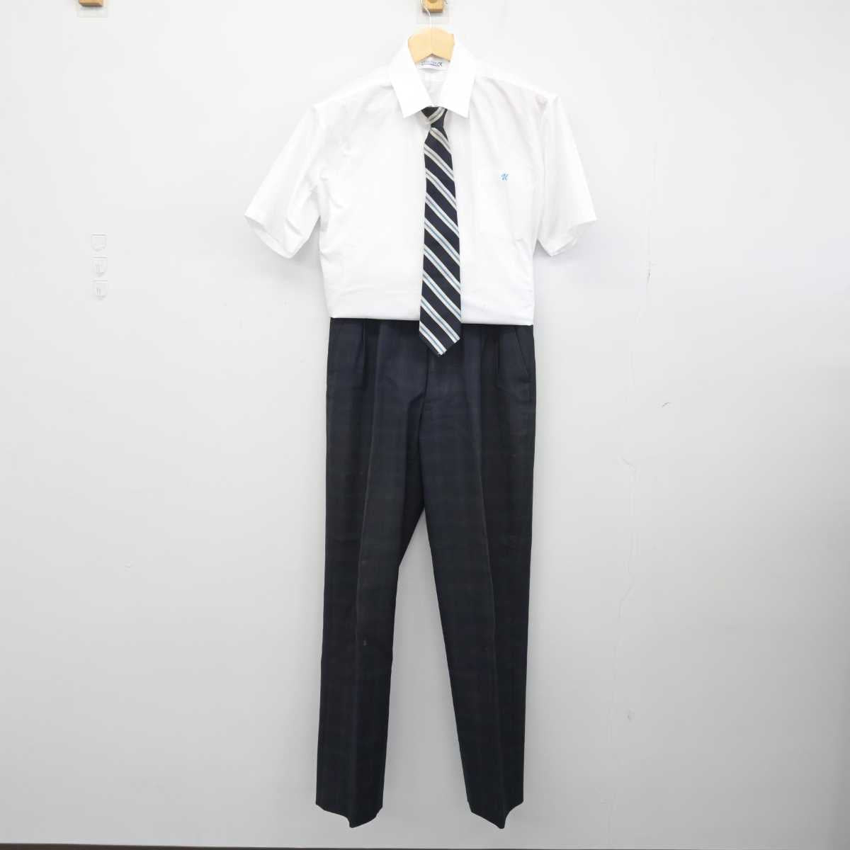 【中古】宮城県 聖ウルスラ学院英智高等学校 男子制服 4点 (シャツ・ズボン・ニットベスト) sf049517