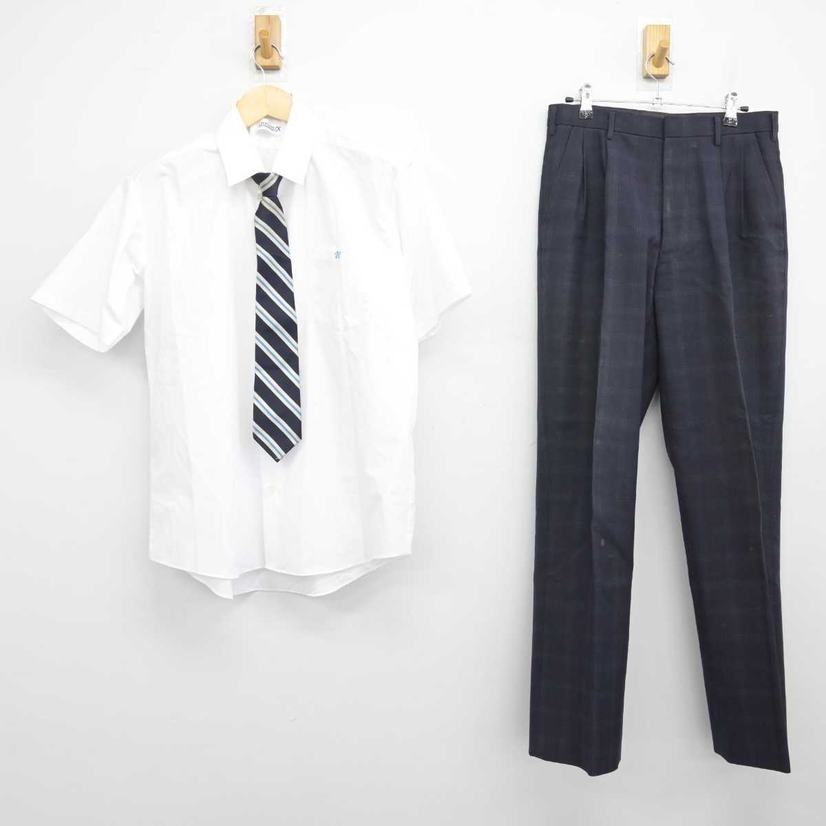 【中古】宮城県 聖ウルスラ学院英智高等学校 男子制服 4点 (シャツ・ズボン・ニットベスト) sf049517