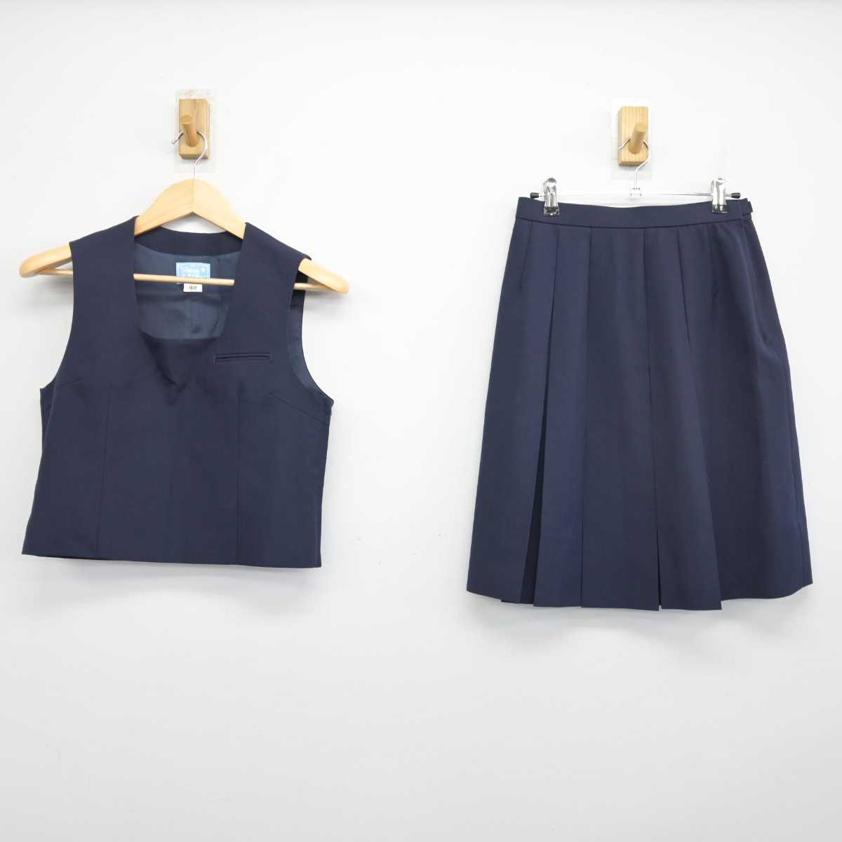 【中古】神奈川県 御成中学校 女子制服 2点 (ベスト・スカート) sf049546