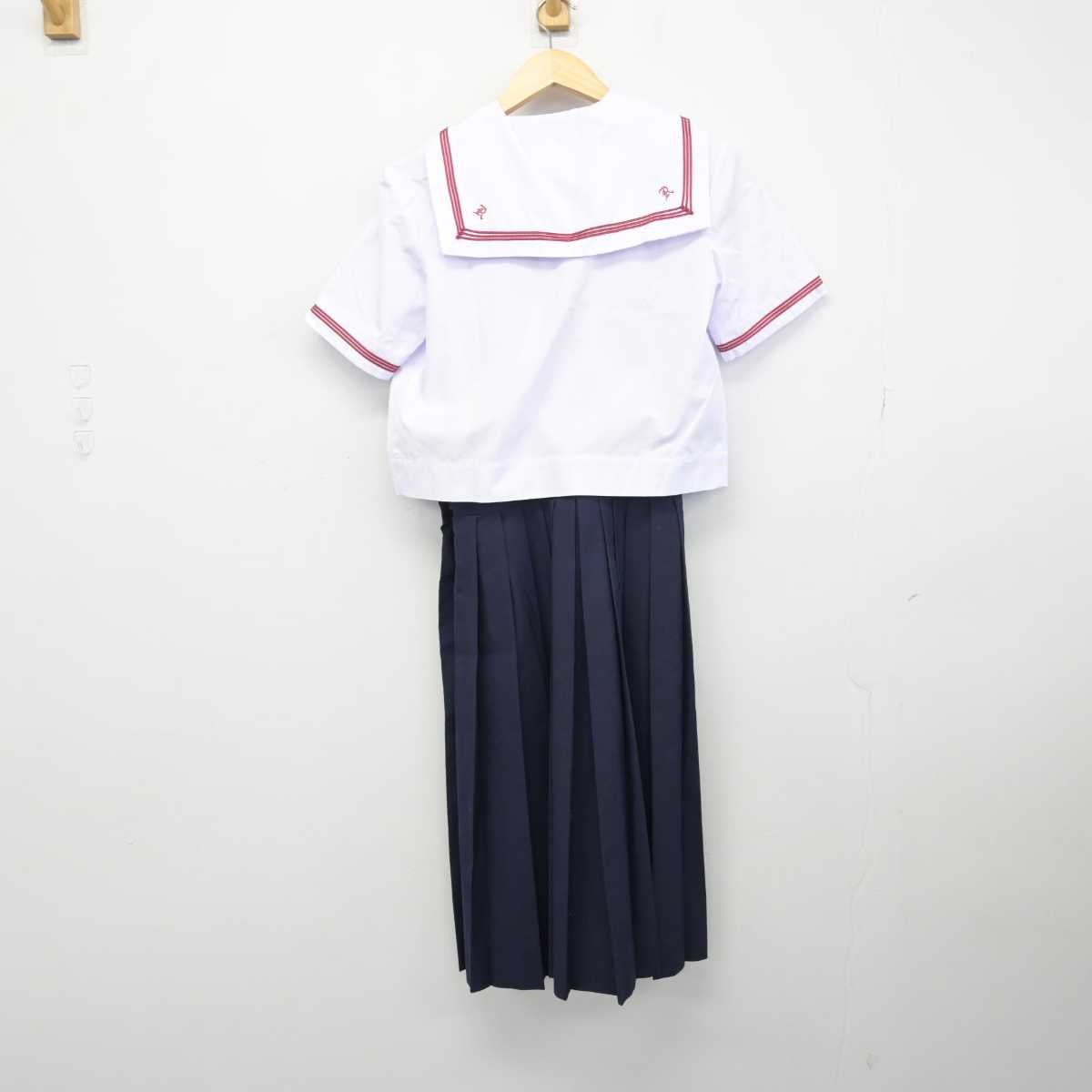 【中古】東京都 両国中学校 女子制服 2点 (セーラー服・スカート) sf049591