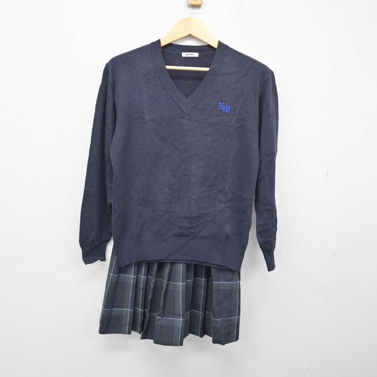 【中古】東京都  飛鳥高等学校 女子制服 2点 (ニット・スカート) sf049636