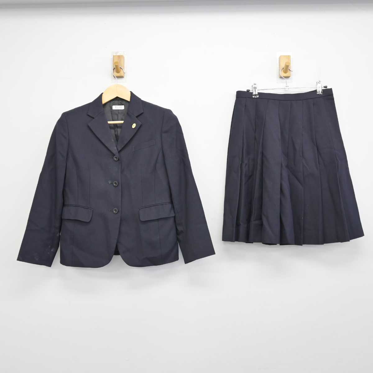 【中古】福岡県 中村学園女子高等学校 女子制服 2点 (ブレザー・スカート) sf049691