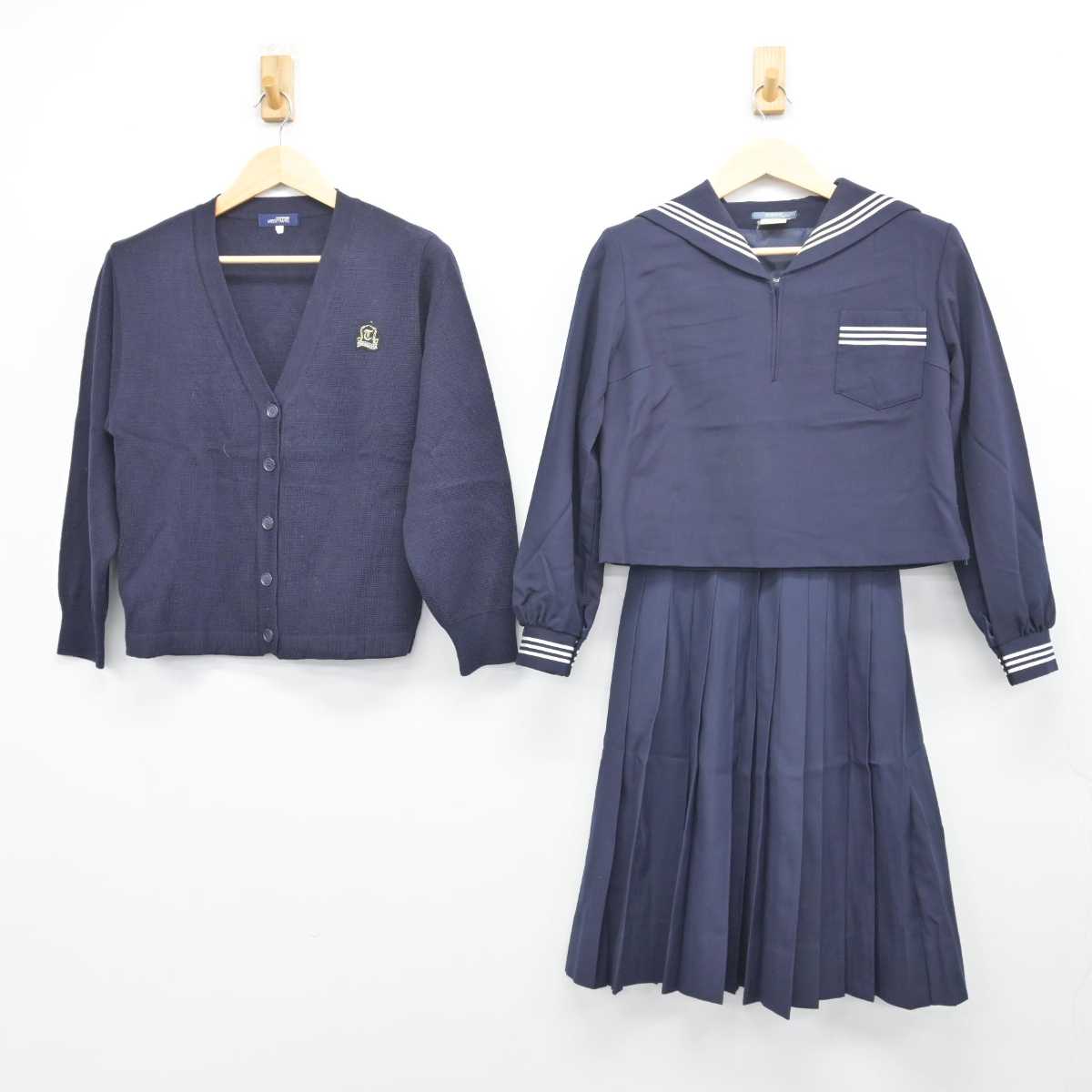 【中古】兵庫県 高砂高等学校 女子制服 4点 (セーラー服・ニット・スカート) sf049713