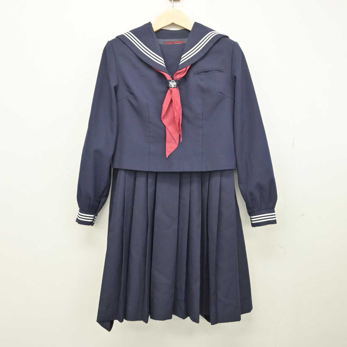 【中古】茨城県 愛宕中学校 女子制服 3点 (セーラー服・ジャンパースカート) sf050070