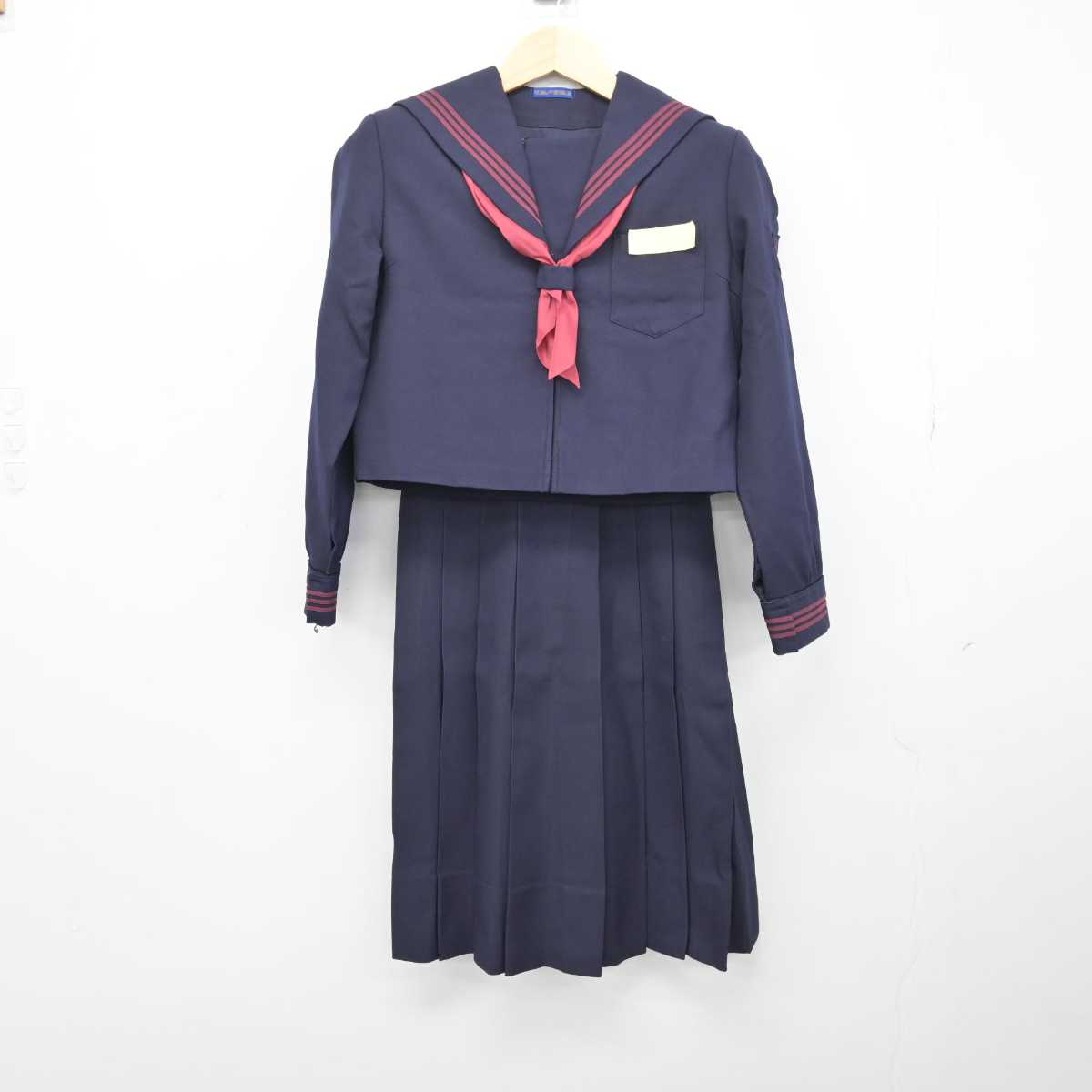 【中古】山梨県 甲府市立北中学校 女子制服 3点 (セーラー服・スカート) sf050141