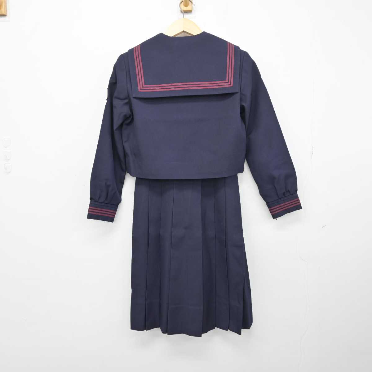 【中古】山梨県 甲府市立北中学校 女子制服 3点 (セーラー服・スカート) sf050141