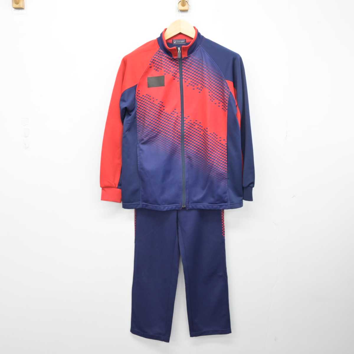 【中古】埼玉県 川口市立高等学校 女子制服 3点 (ジャージ 上・体操服 上・ジャージ 下) sf050574