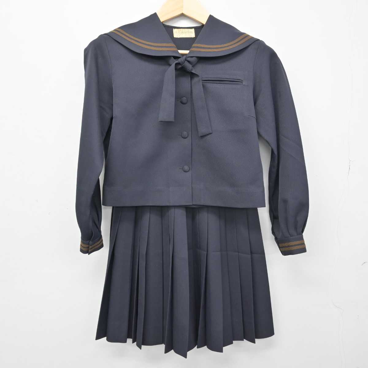 【中古】沖縄県 那覇高等学校 女子制服 3点 (セーラー服・スカート) sf050598