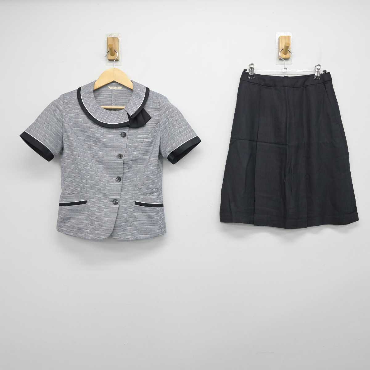 【中古】 事務服 女子制服 2点 (シャツ・スカート) sf050627