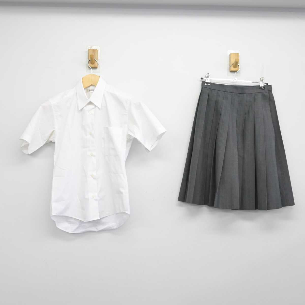 【中古】東京都 荒川商業高等学校 女子制服 2点 (シャツ・スカート) sf050840