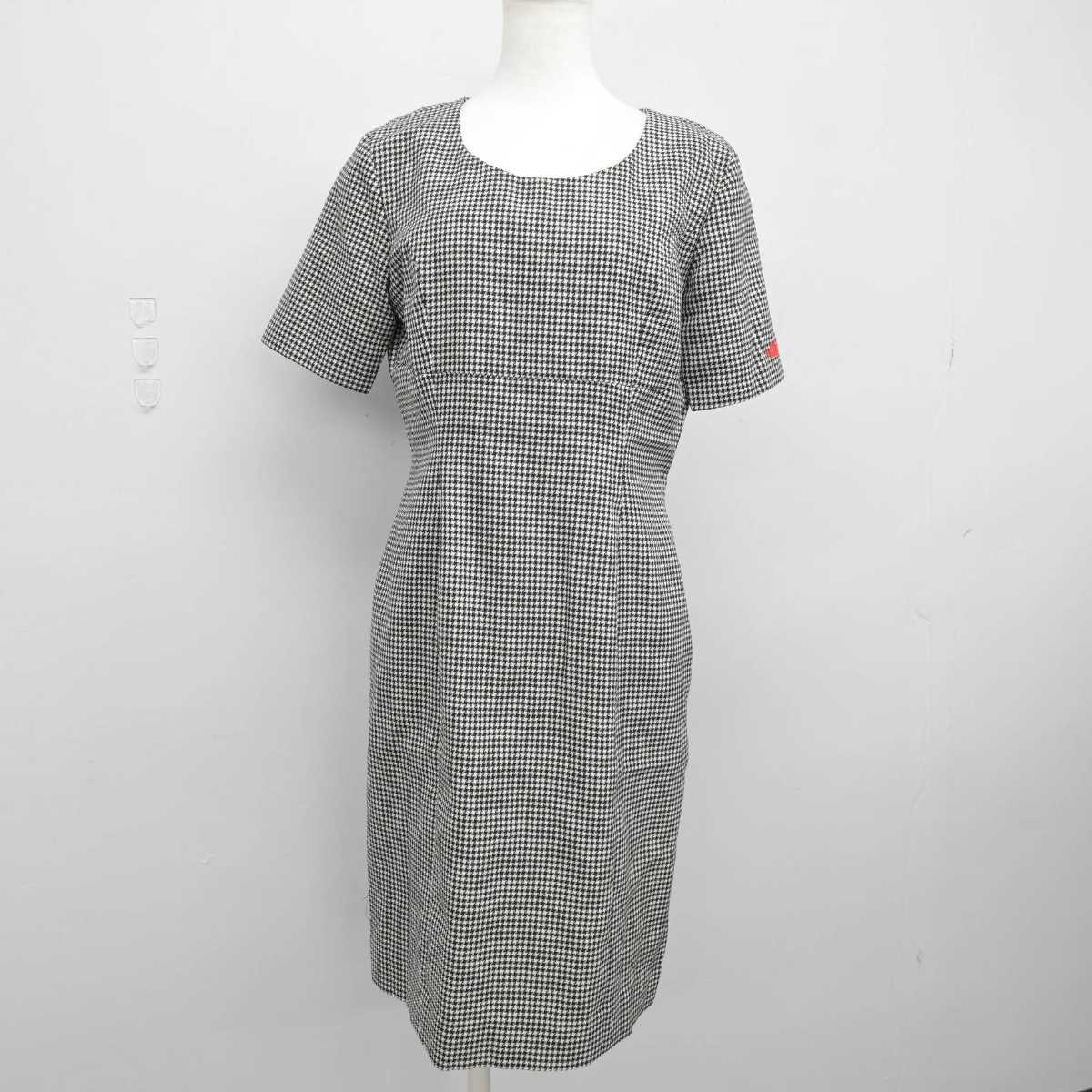 【中古】福岡県 インターナショナルエアアカデミー 女子制服 3点 (ジャケット・ワンピース) sf050863