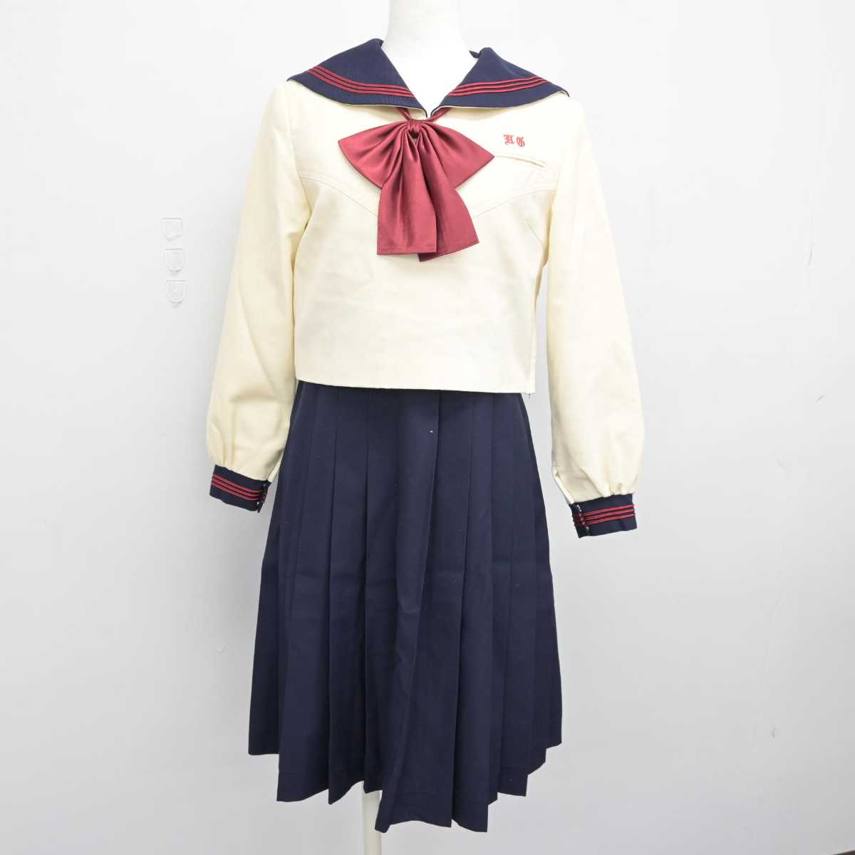 【中古】福岡県 博多女子中学校 女子制服 3点 (セーラー服・ジャンパースカート) sf050868