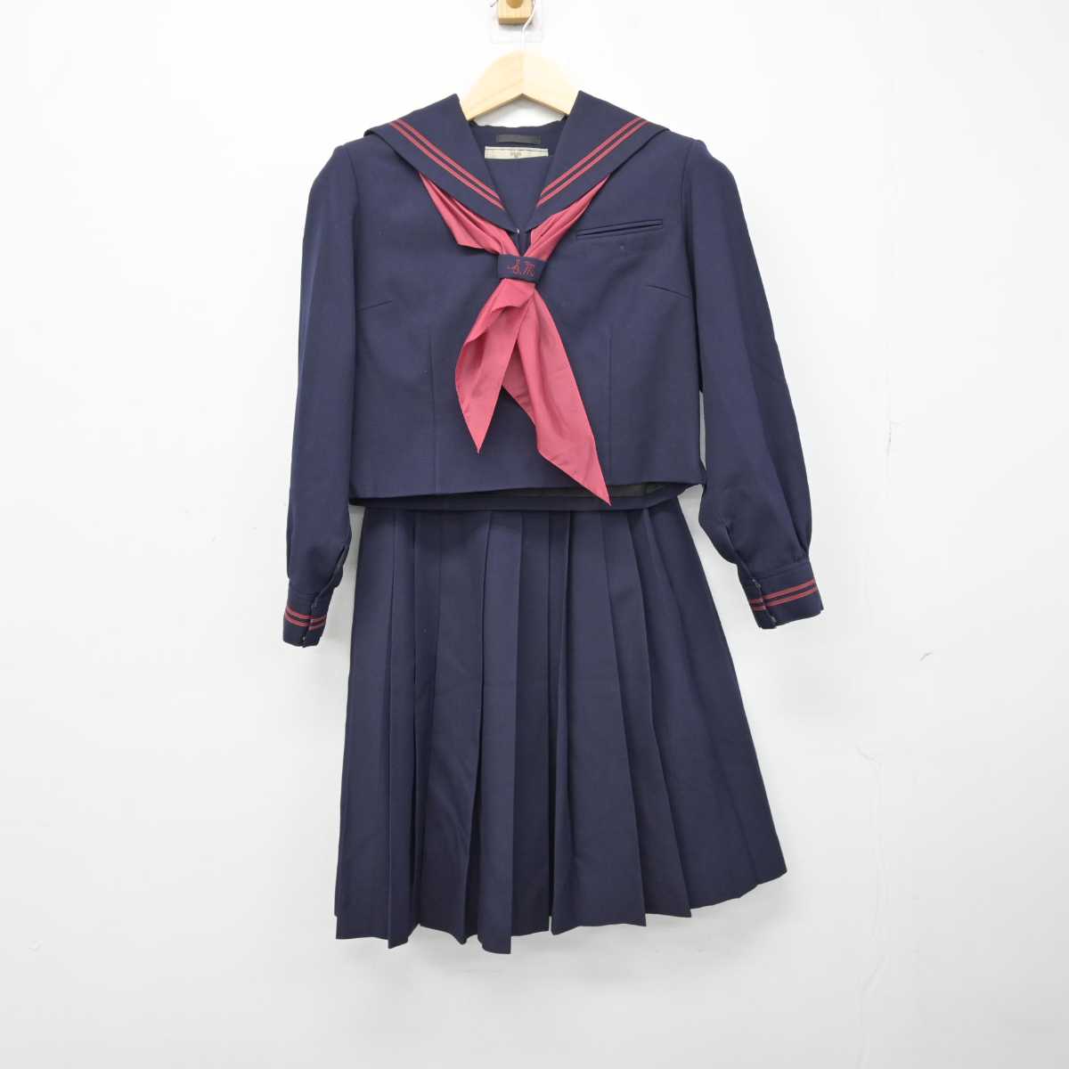 【中古】山梨県 猿橋中学校 女子制服 4点 (セーラー服・スカート) sf050908