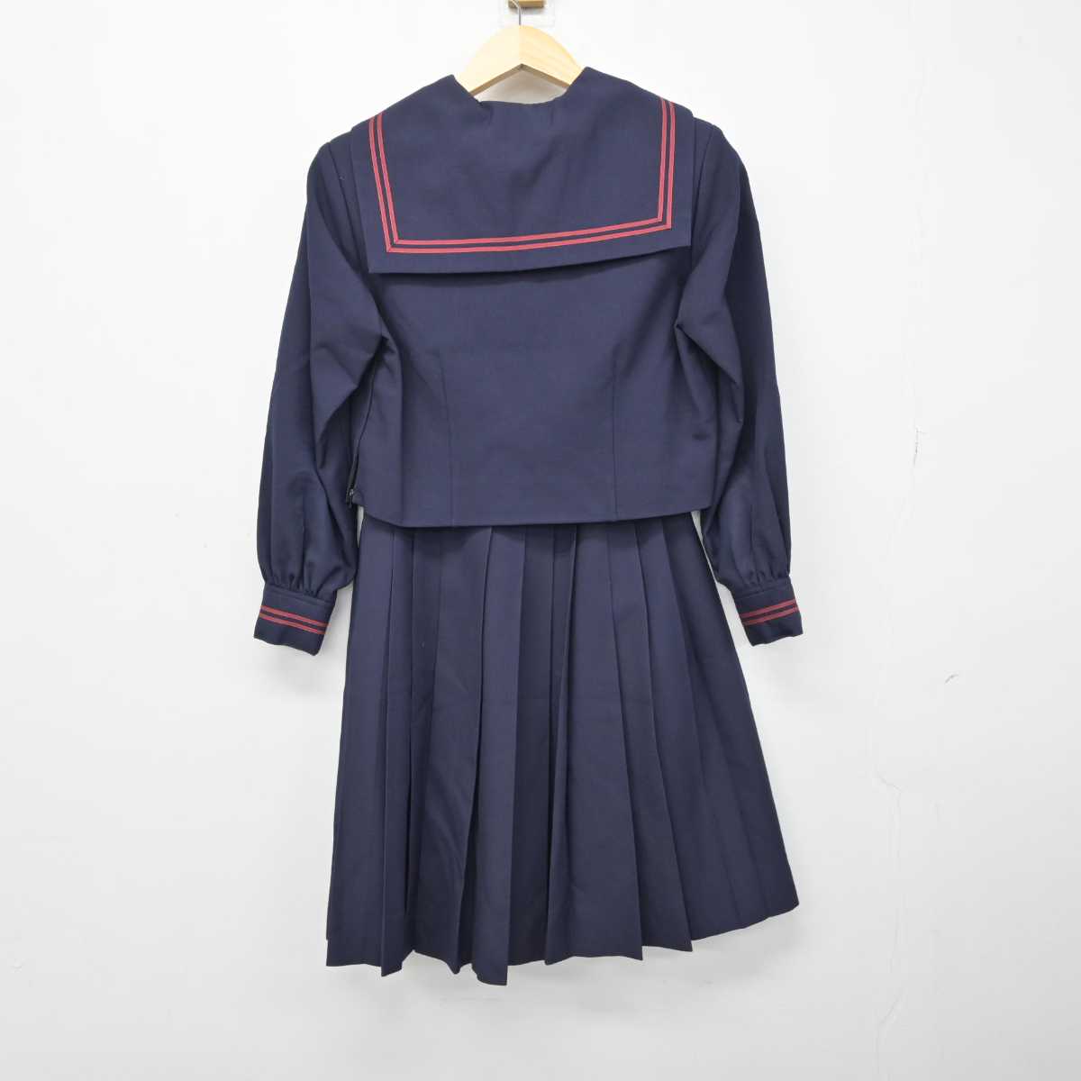 【中古】山梨県 猿橋中学校 女子制服 4点 (セーラー服・スカート) sf050908