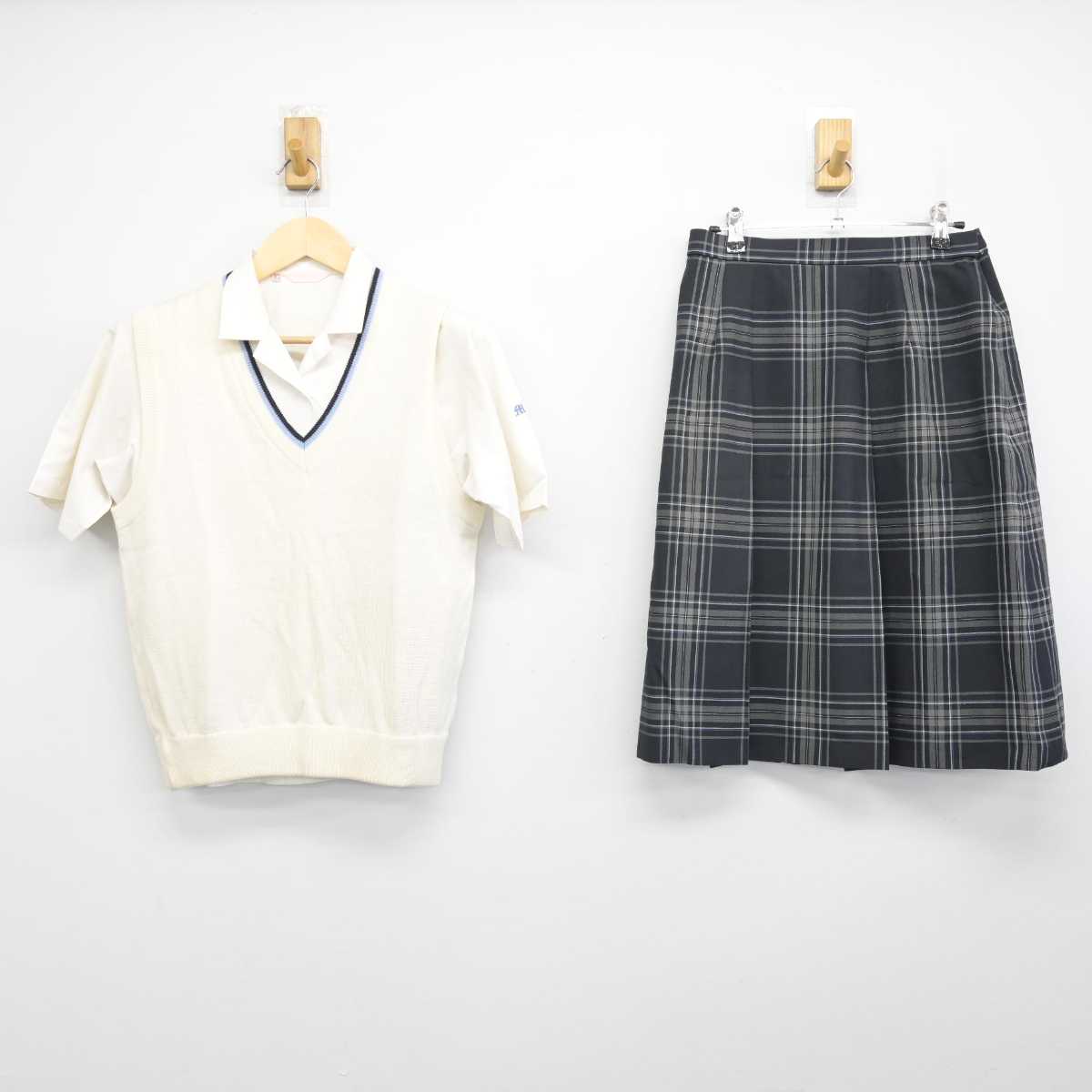 【中古】静岡県 清水南高等学校中等部 女子制服 3点 (ニットベスト・シャツ・スカート) sf051121