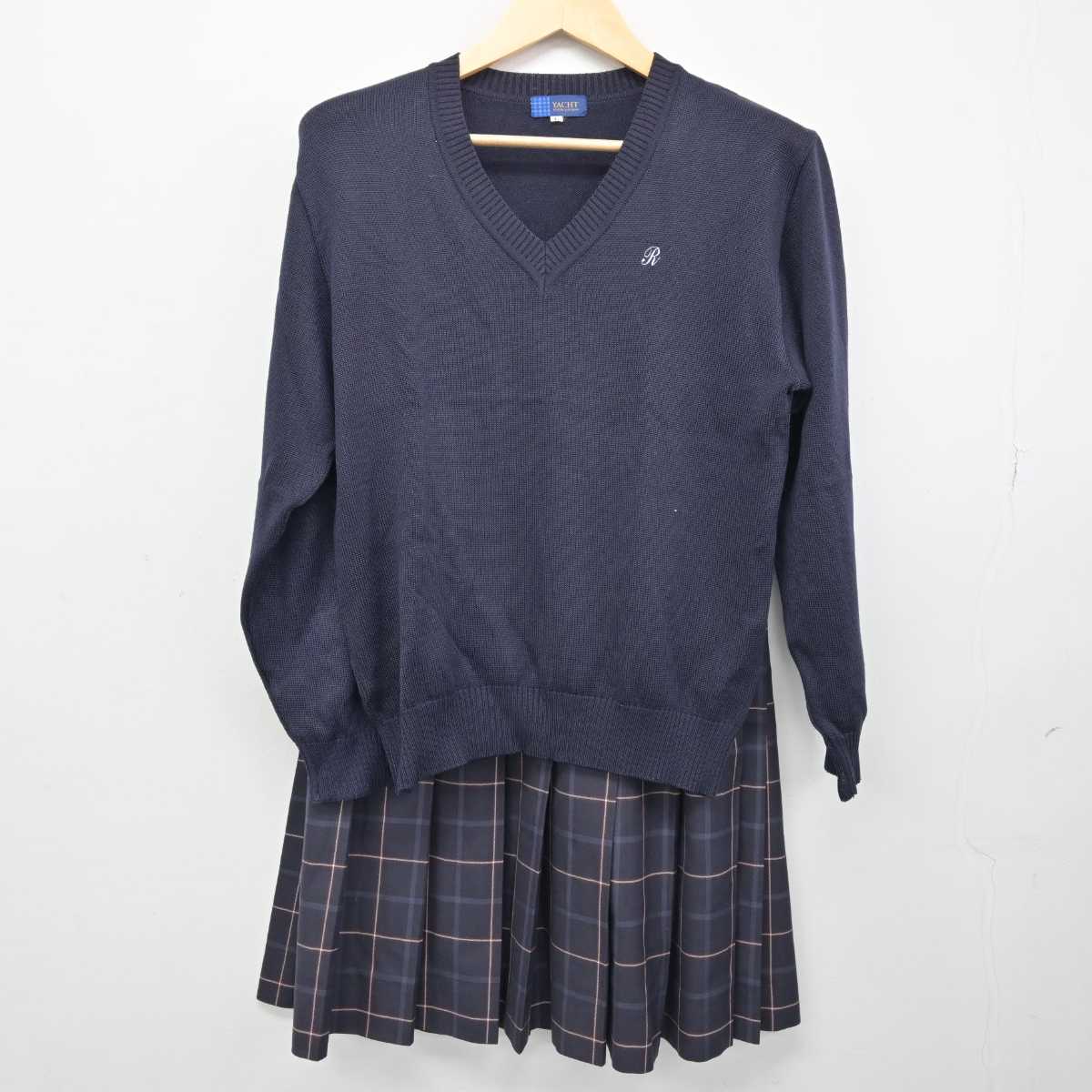 【中古】千葉県 麗澤高等学校 女子制服 4点 (ブレザー・ニット・スカート) sf051186