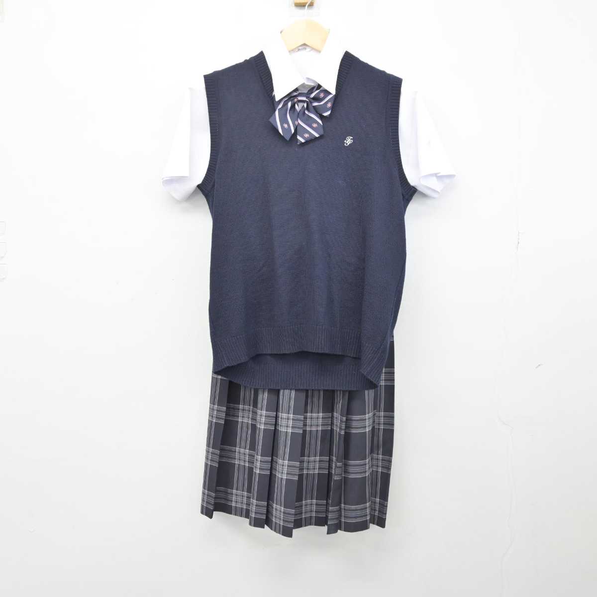 【中古】静岡県 東海大学付属静岡翔洋高等学校 女子制服 4点 (シャツ・ニットベスト・スカート) sf051331